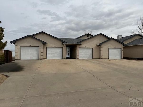 687-693 E Laporte Dr, Pueblo West, CO 81007