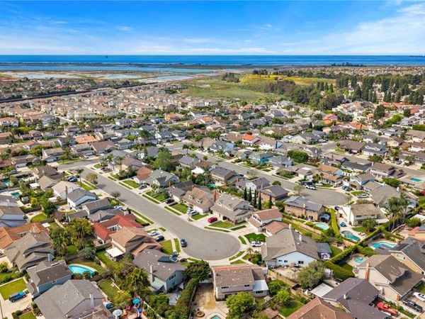 17081 Pleasant, Huntington Beach, CA 92649