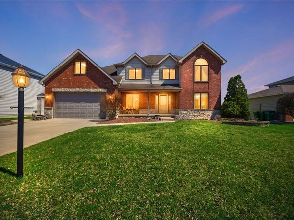 9741 Whitehall Garden, Munster, IN 46321