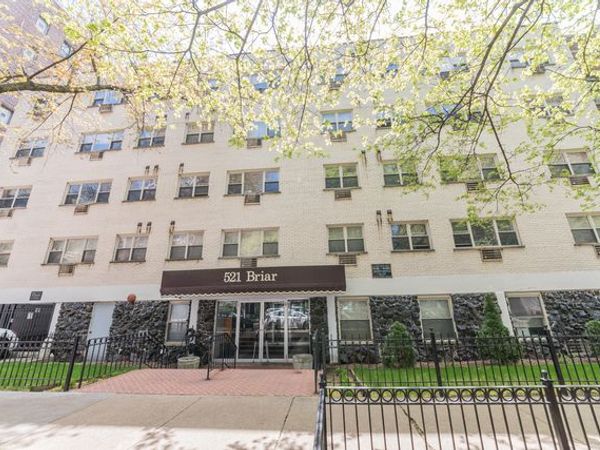 541 W Briar Place, Unit 307, Chicago, IL 60657