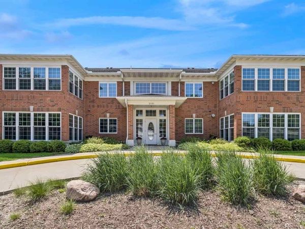 2601 Hickory Trl, Unit 1, Iowa City, IA 52245