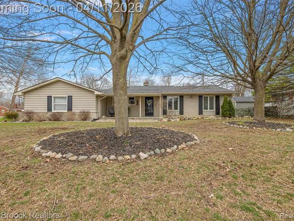 32040 Coronet Drive, Farmington Hills, MI 48334