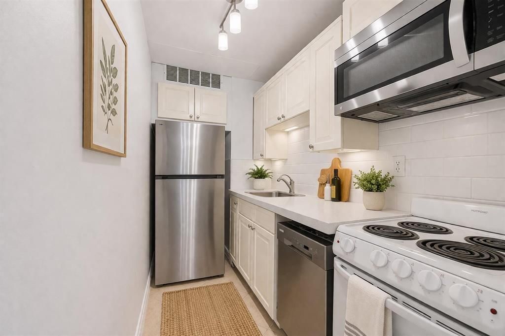 815 Middle River Drive, Unit 115, Fort Lauderdale, FL 33304 Photo