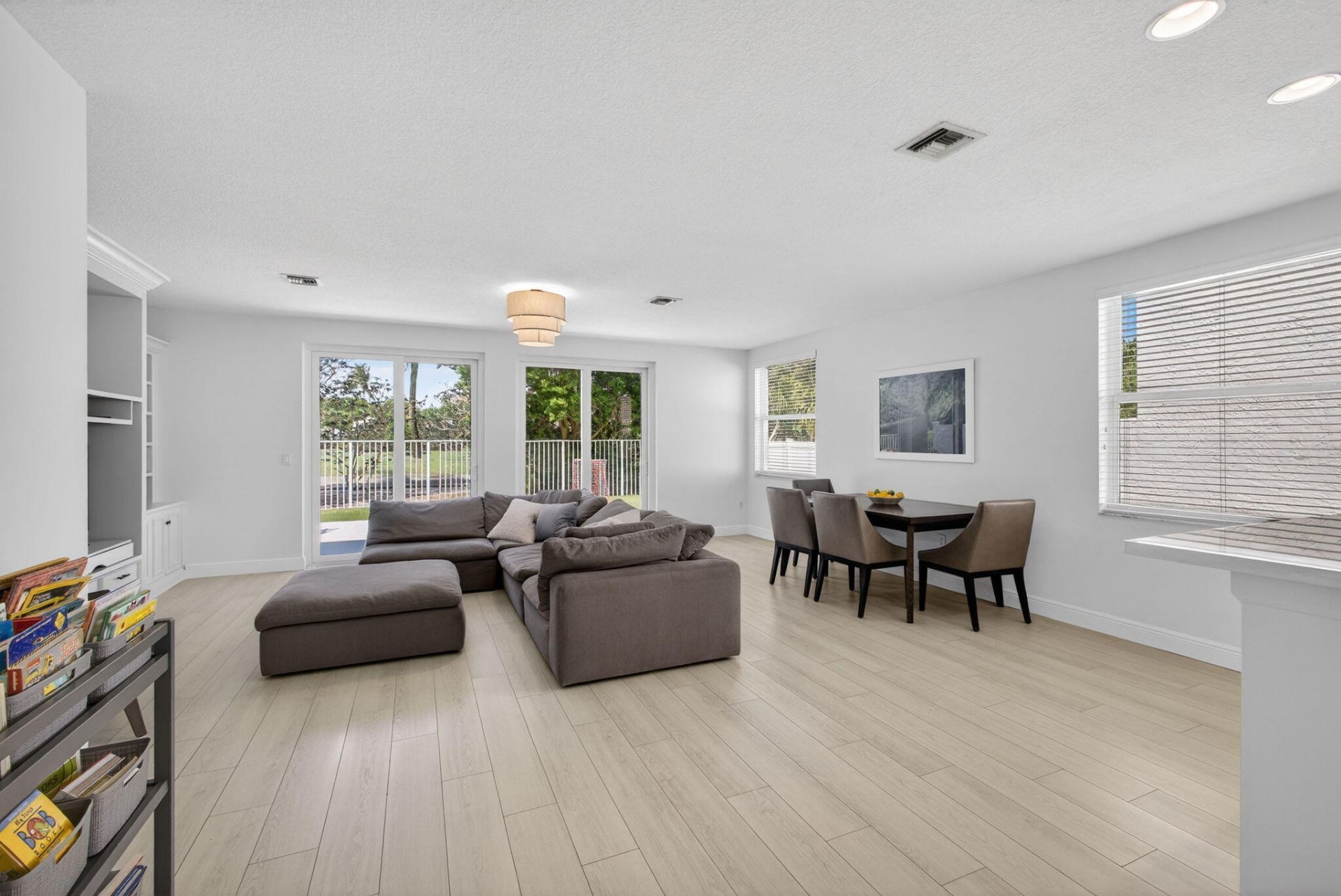 2114 Chagall Circle, West Palm Beach, FL 33409 Photo