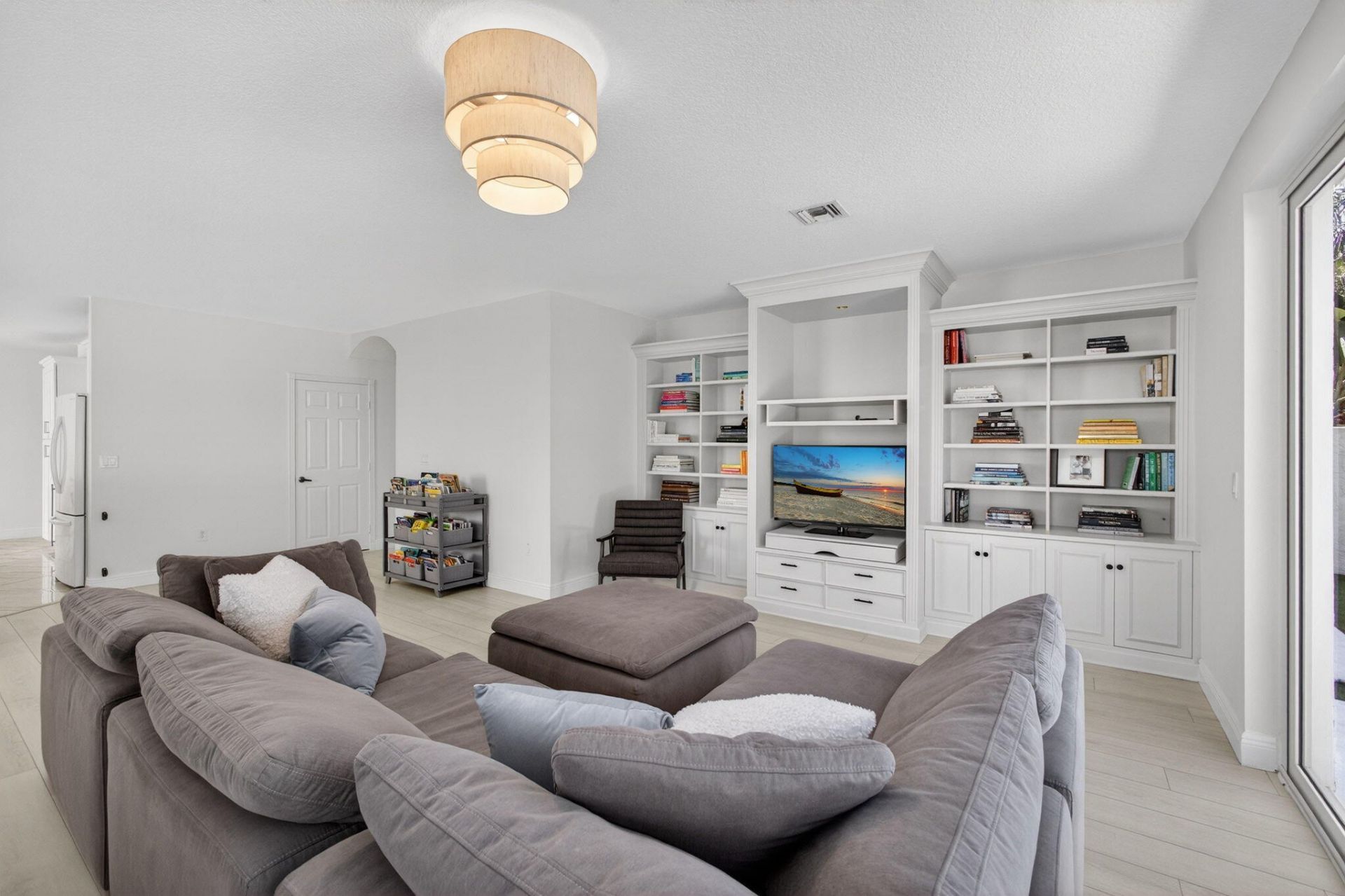 2114 Chagall Circle, West Palm Beach, FL 33409 Photo