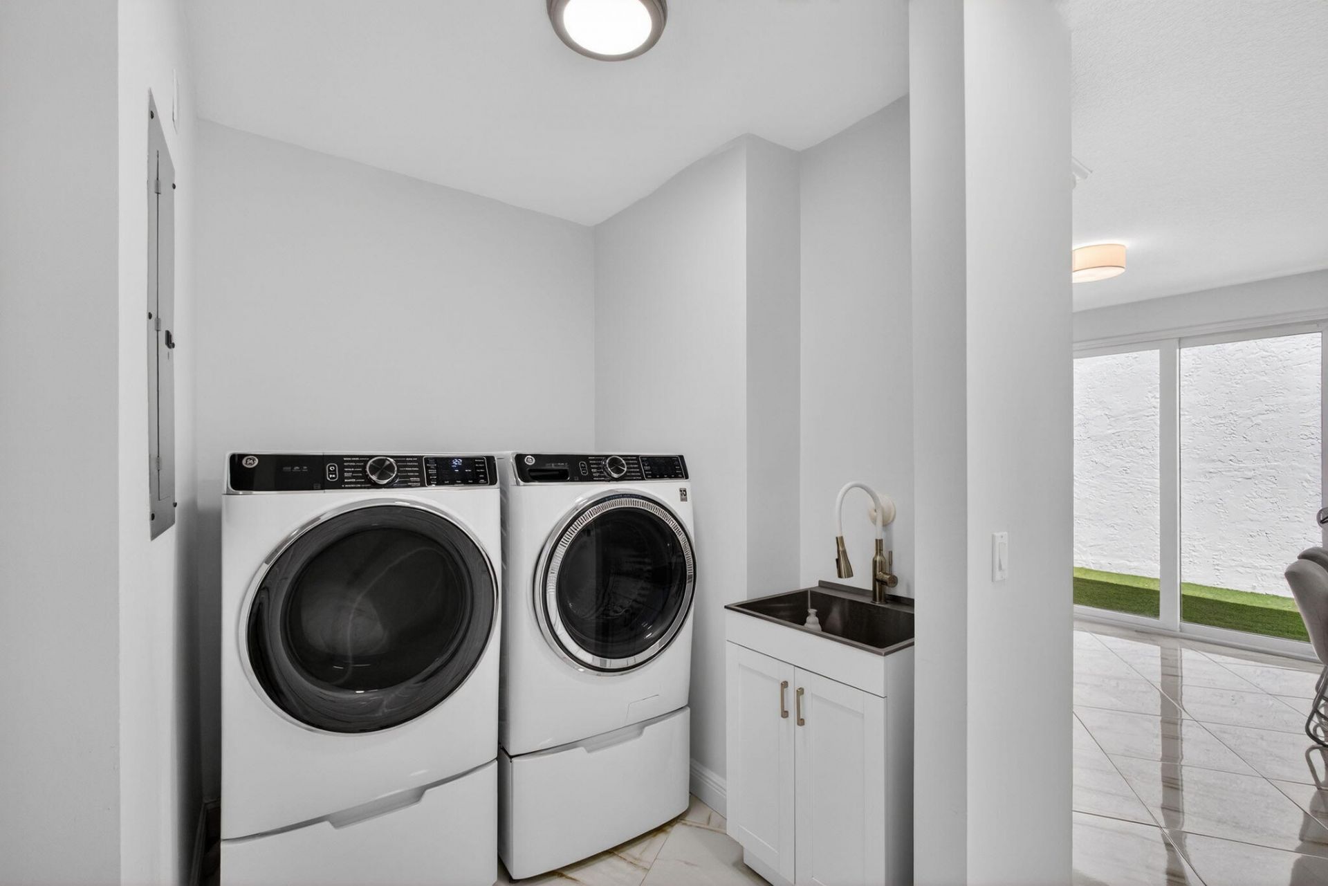 2114 Chagall Circle, West Palm Beach, FL 33409 Photo