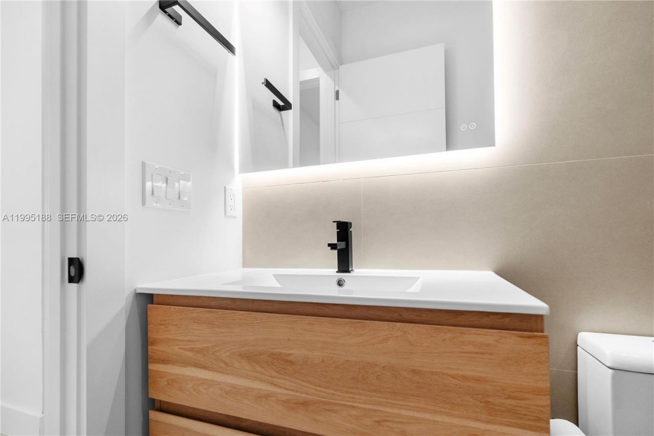 3539 NW 41st Place, Cape Coral, FL 33993 Photo