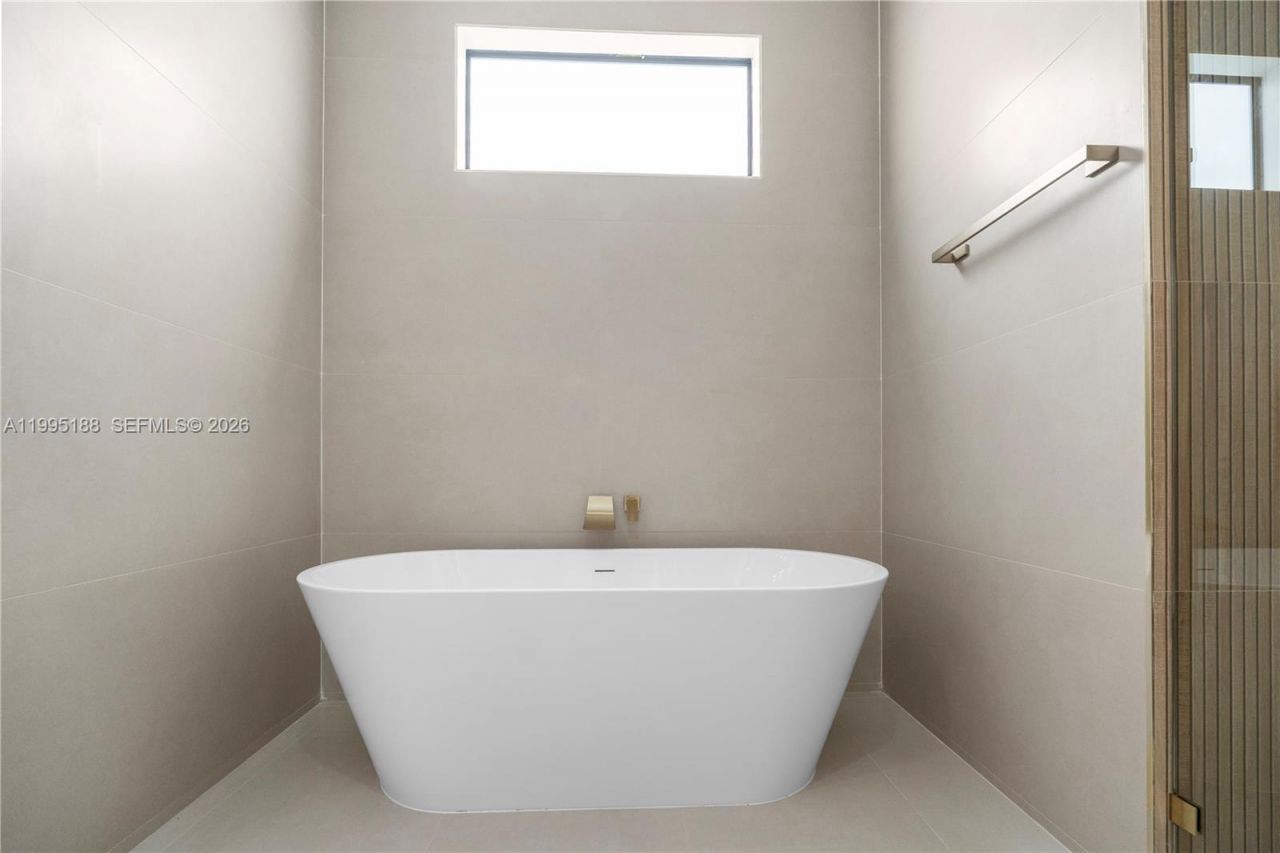 3539 NW 41st Place, Cape Coral, FL 33993 Photo