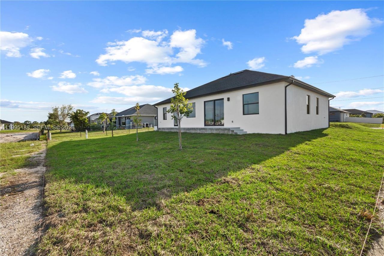 3539 NW 41st Place, Cape Coral, FL 33993 Photo