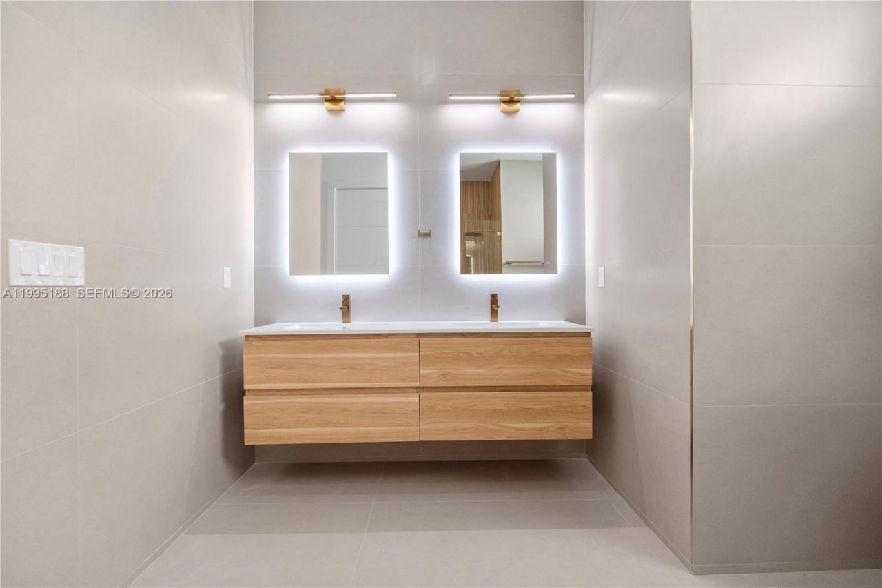 3539 NW 41st Place, Cape Coral, FL 33993 Photo