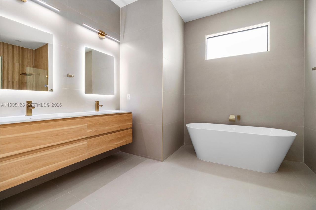 3539 NW 41st Place, Cape Coral, FL 33993 Photo