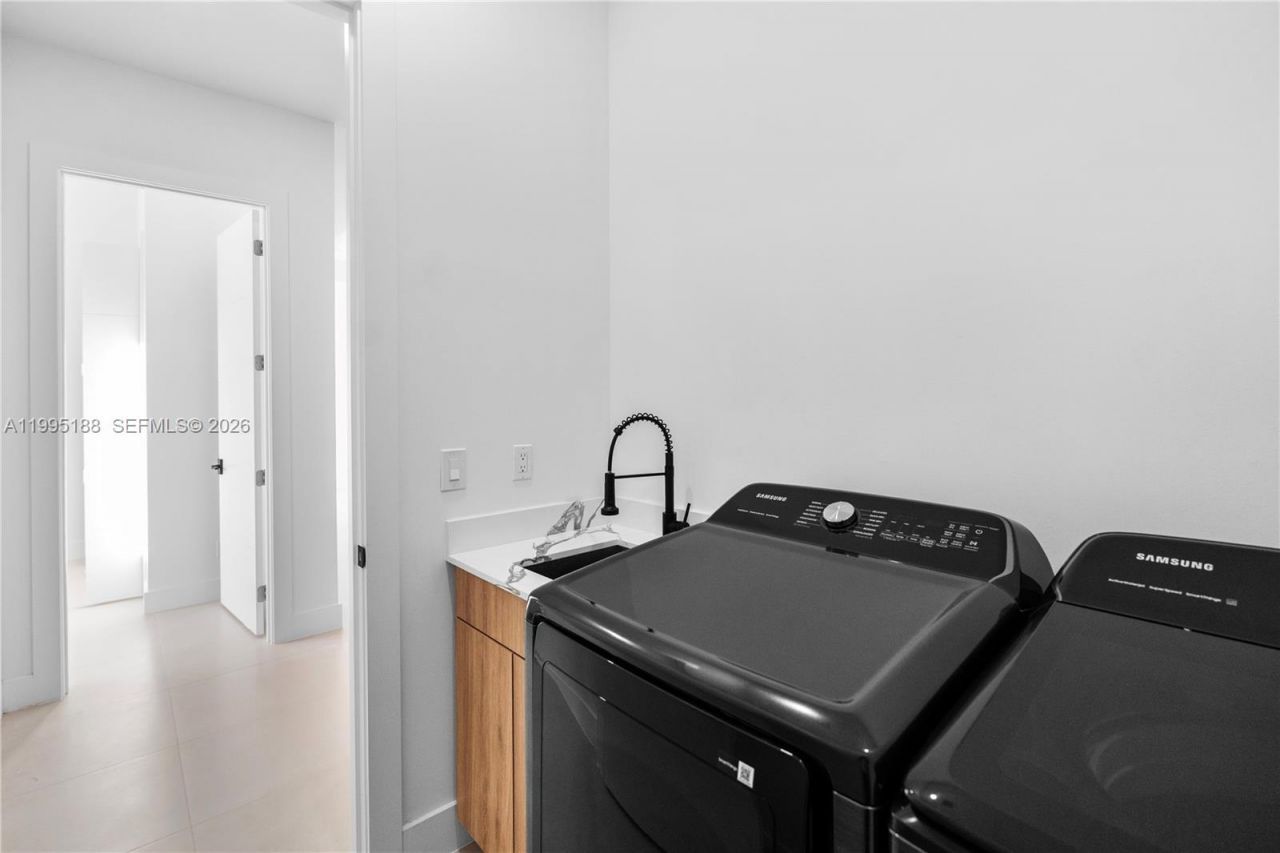 3539 NW 41st Place, Cape Coral, FL 33993 Photo