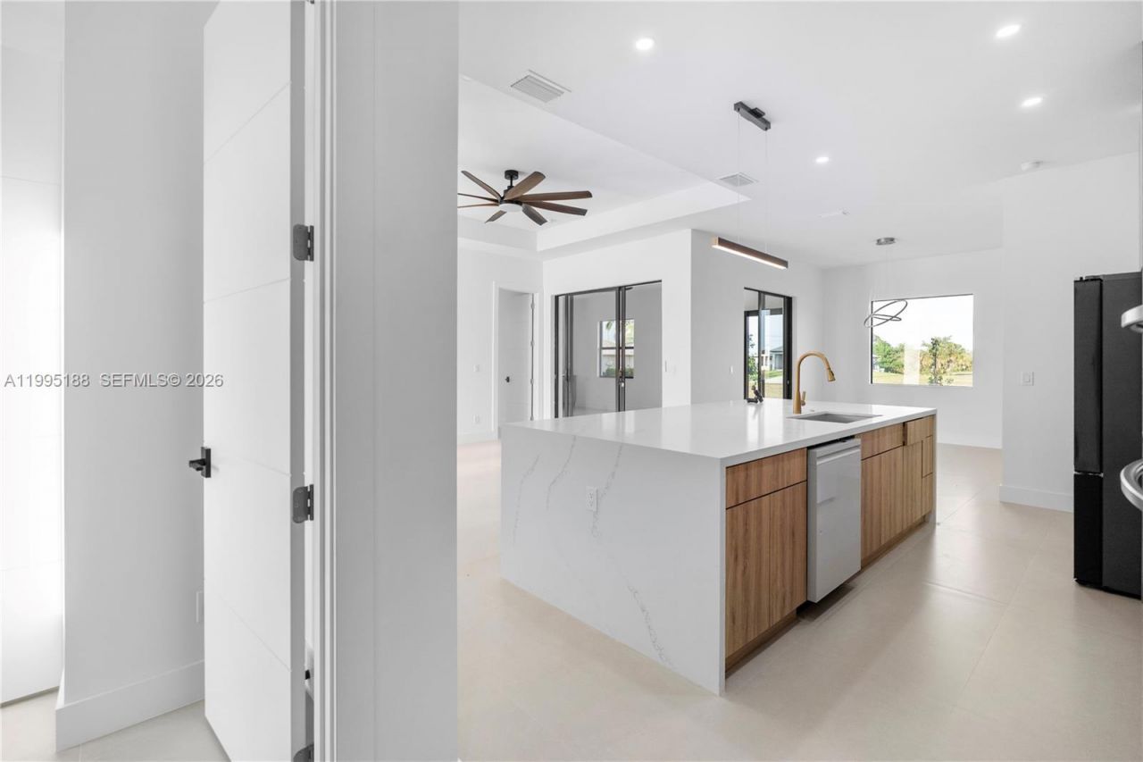 3539 NW 41st Place, Cape Coral, FL 33993 Photo