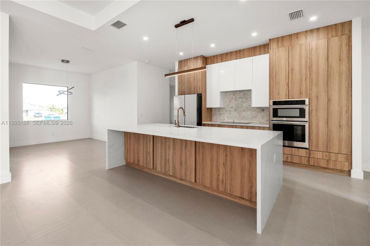 3539 NW 41st Place, Cape Coral, FL 33993 Photo