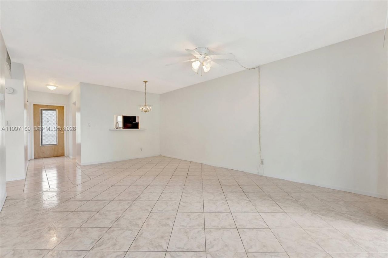 4341 NW 16th St , Unit 203, Lauderhill, FL 33313 Photo