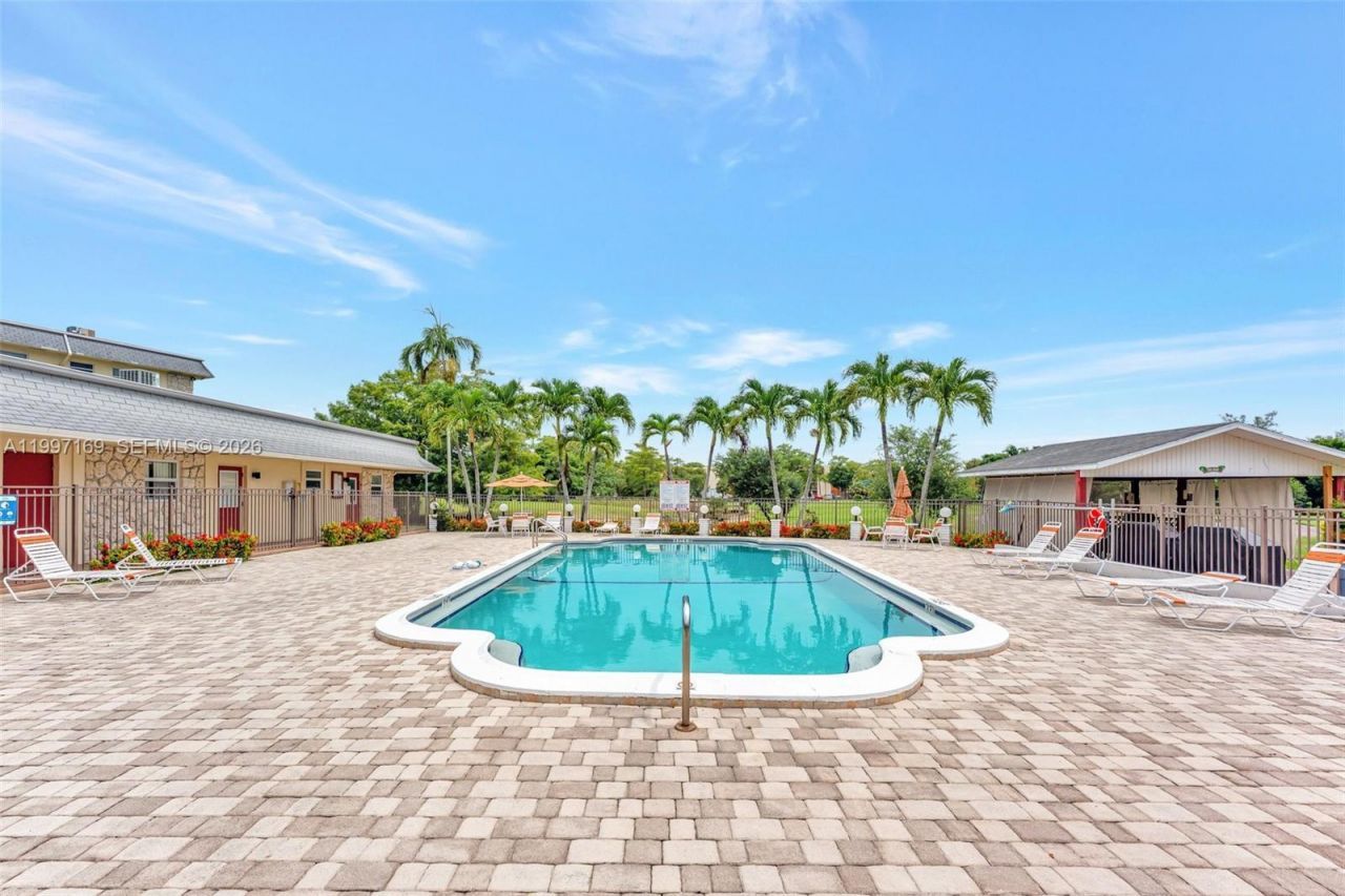 4341 NW 16th St , Unit 203, Lauderhill, FL 33313 Photo