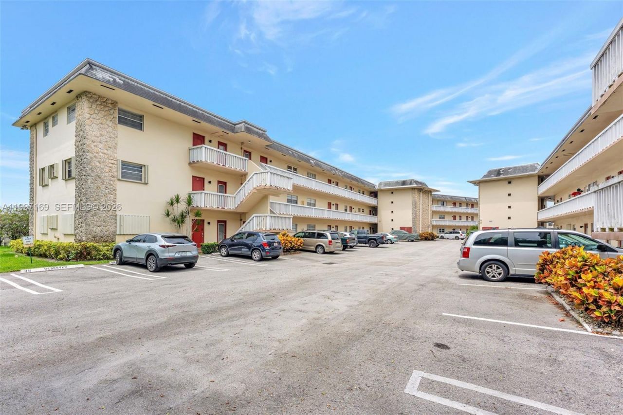 4341 NW 16th St , Unit 203, Lauderhill, FL 33313 Photo