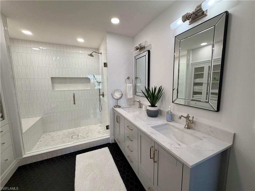 3062 Driftwood Way, Unit 4301, Naples, FL 34109 Photo
