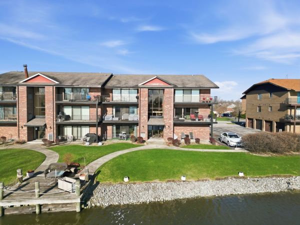 19533 Lake Shore Drive, Unit 2S, Lynwood, IL 60411