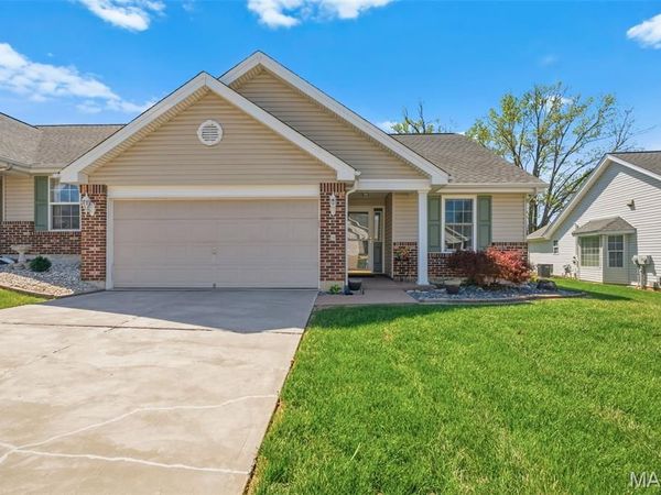 5 Quiet Meadow Court, St Peters, MO 63376