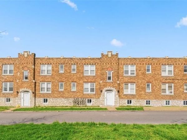 3900 Dunnica Avenue , St Louis, MO 63116