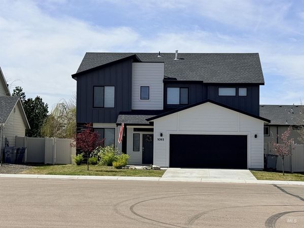 1093 N Bowknot Lake Pl, Star, ID 83669