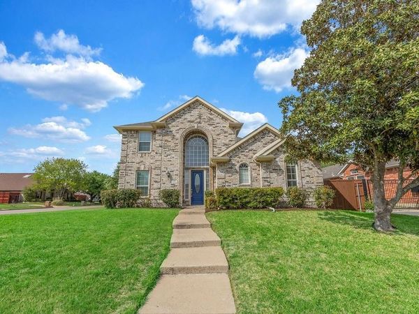 221 Woodlake Drive, Murphy, TX 75094