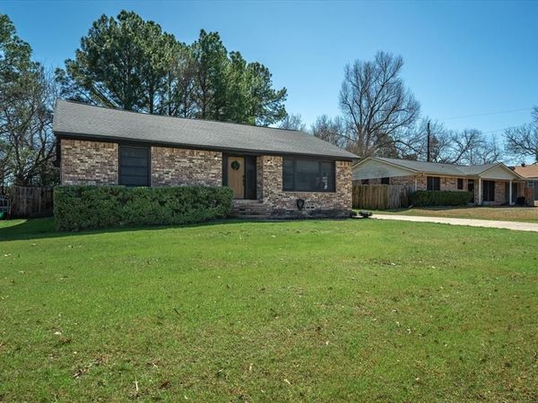 1460 Forrest Drive , Canton, TX 75103