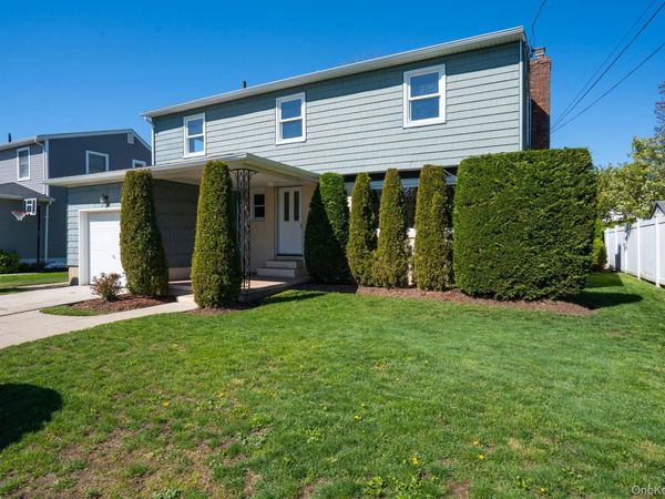 2386 Hampton Avenue, Seaford, NY 11783