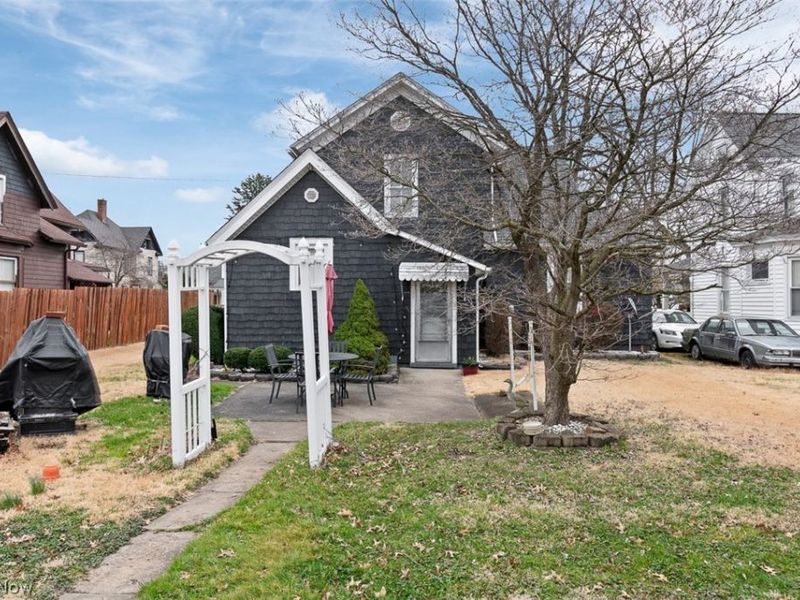 817 7th Street SW, Massillon, OH 44647 Photo 2