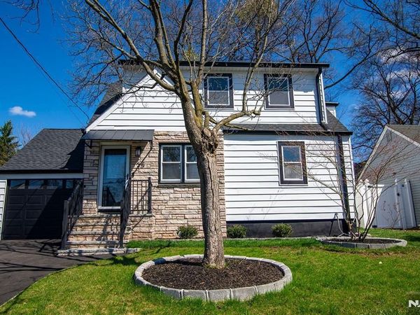 25 Windsor Drive, DUMONT, NJ 07628