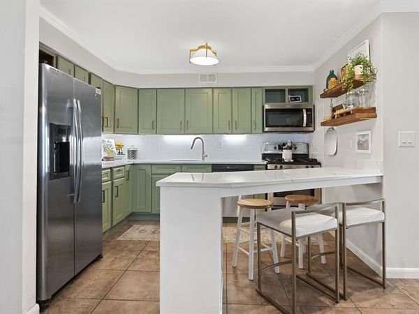 42 Triumph Court A, Unit A, EAST RUTHERFORD, NJ 07073