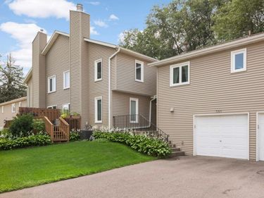 7321 Woodstock Curve, Bloomington, MN 55438