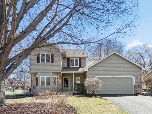 8351 W Lake Drive, Chanhassen, MN 55317