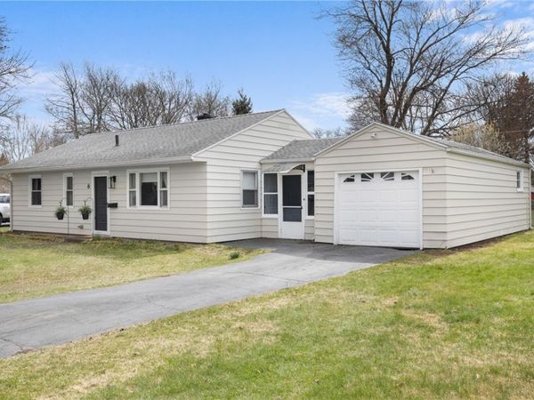 6 Fairchild Road, Rochester, NY 14606