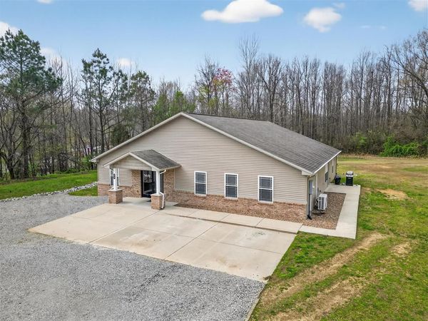 615 S 2nd Street , Central City, KY 42330