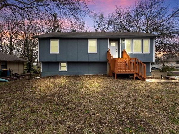 302 S Franklin Street, Spring Hill, KS 66083