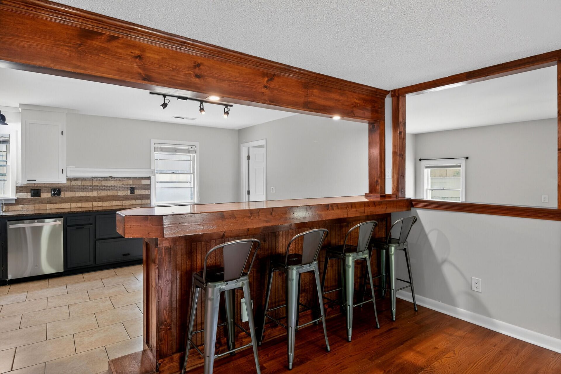 221 Forest Circle Photo 14