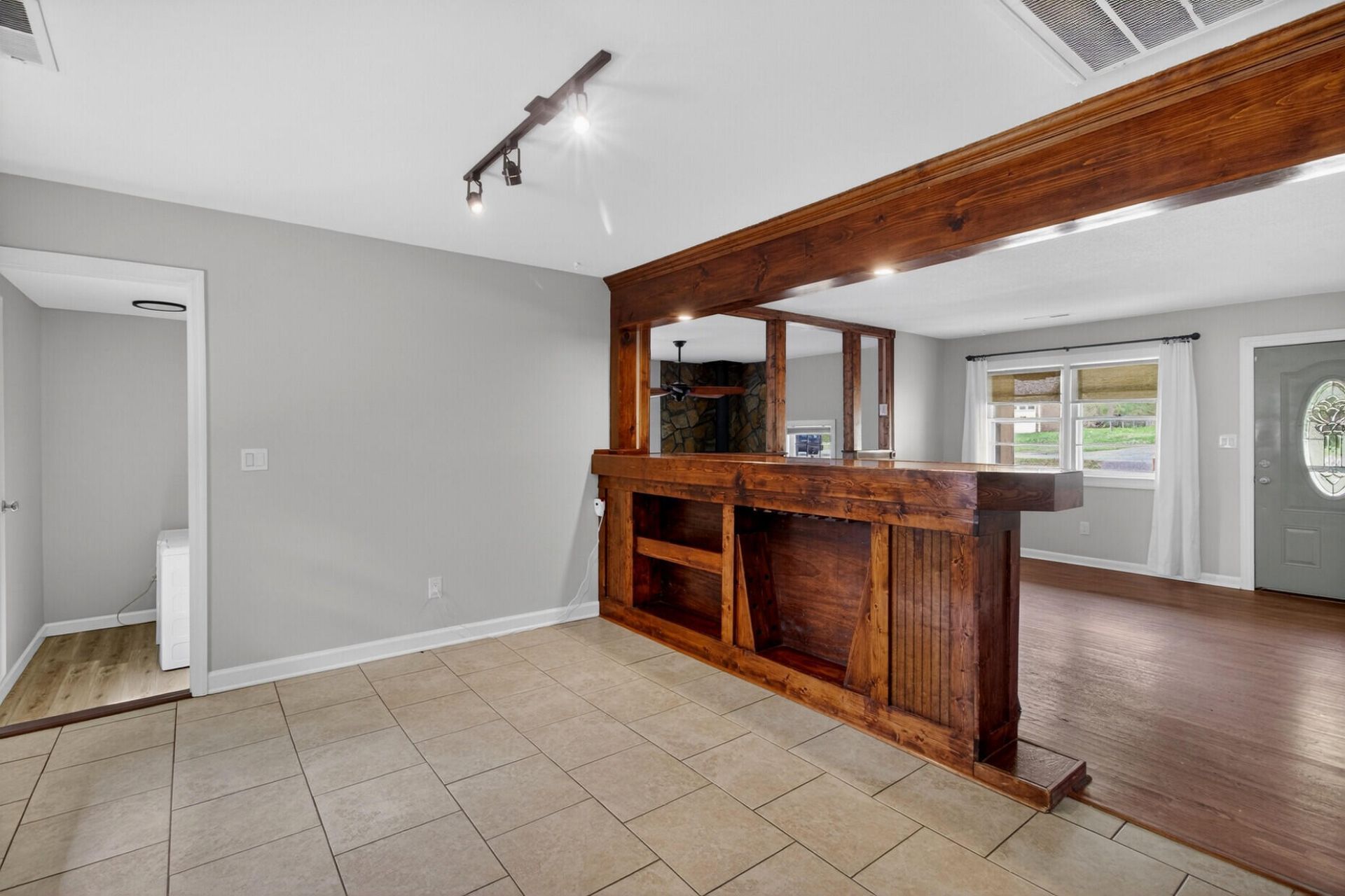 221 Forest Circle Photo 17