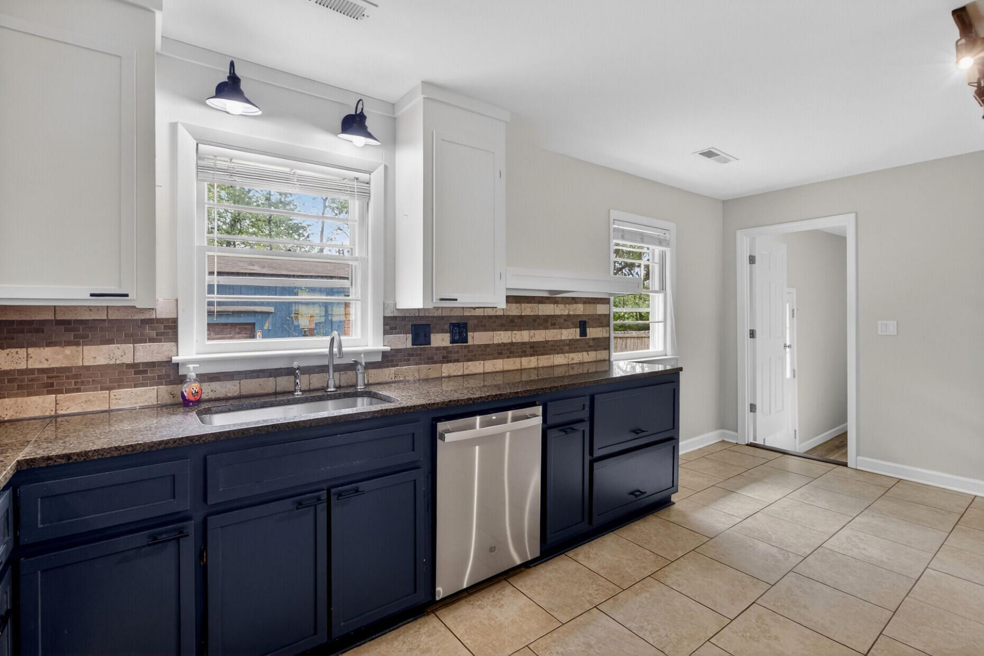 221 Forest Circle Photo 17