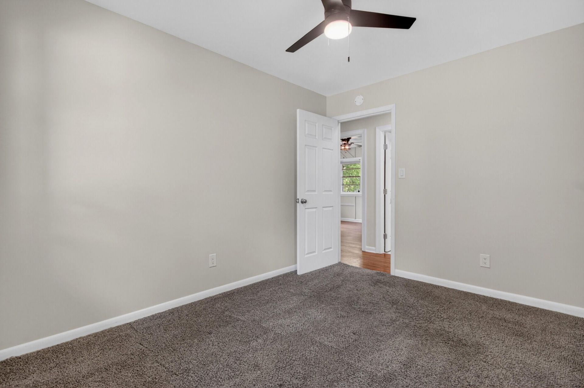 221 Forest Circle Photo 20