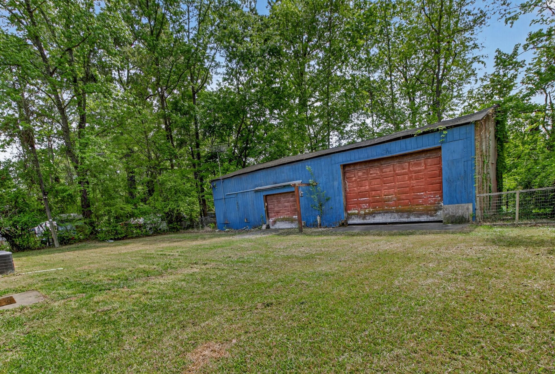 221 Forest Circle Photo 28