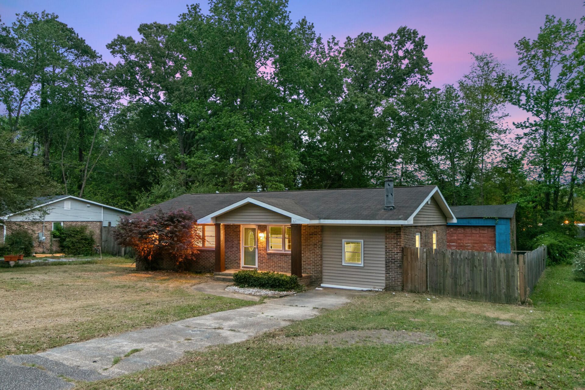 221 Forest Circle Photo 31