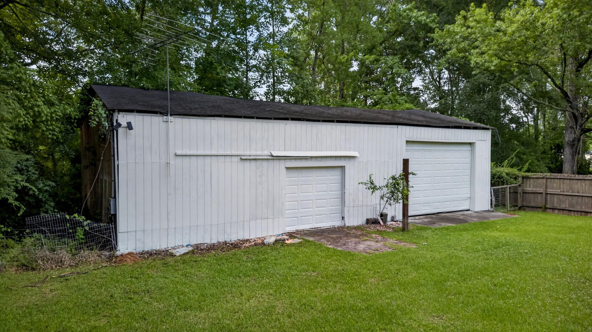 221 Forest Circle Photo 31