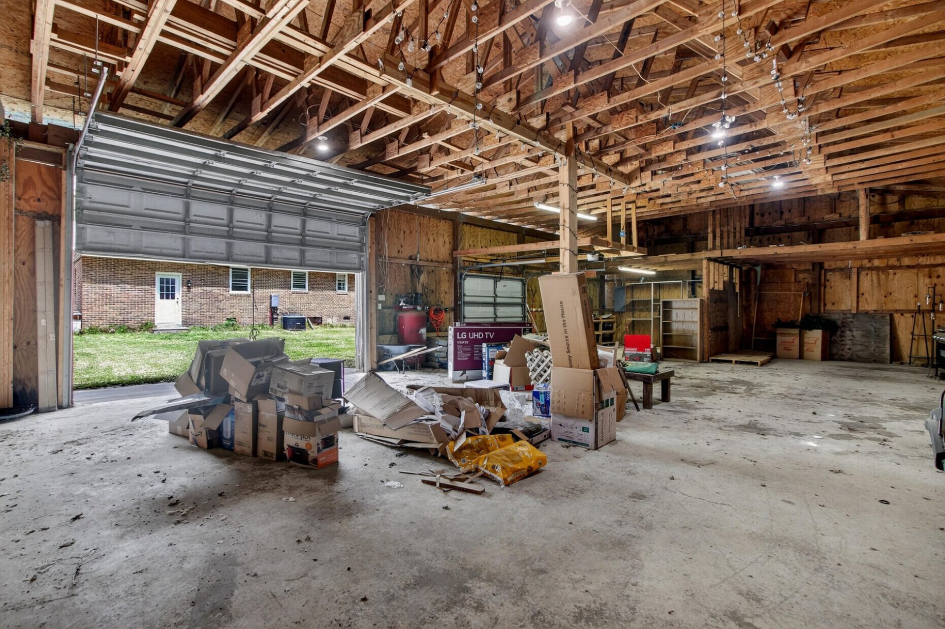 221 Forest Circle Photo 32