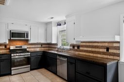 221 Forest Circle photo 4