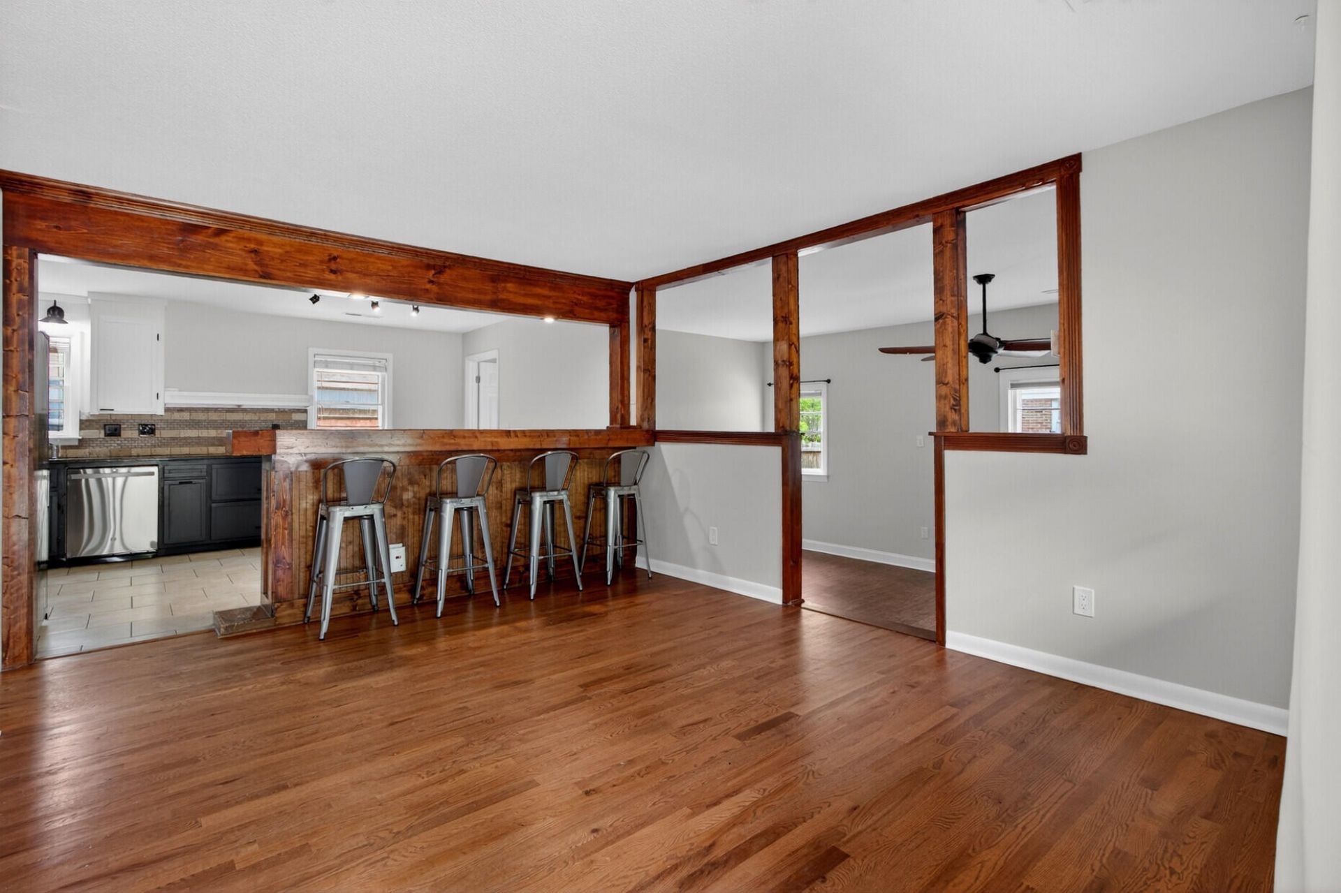 221 Forest Circle Photo 5