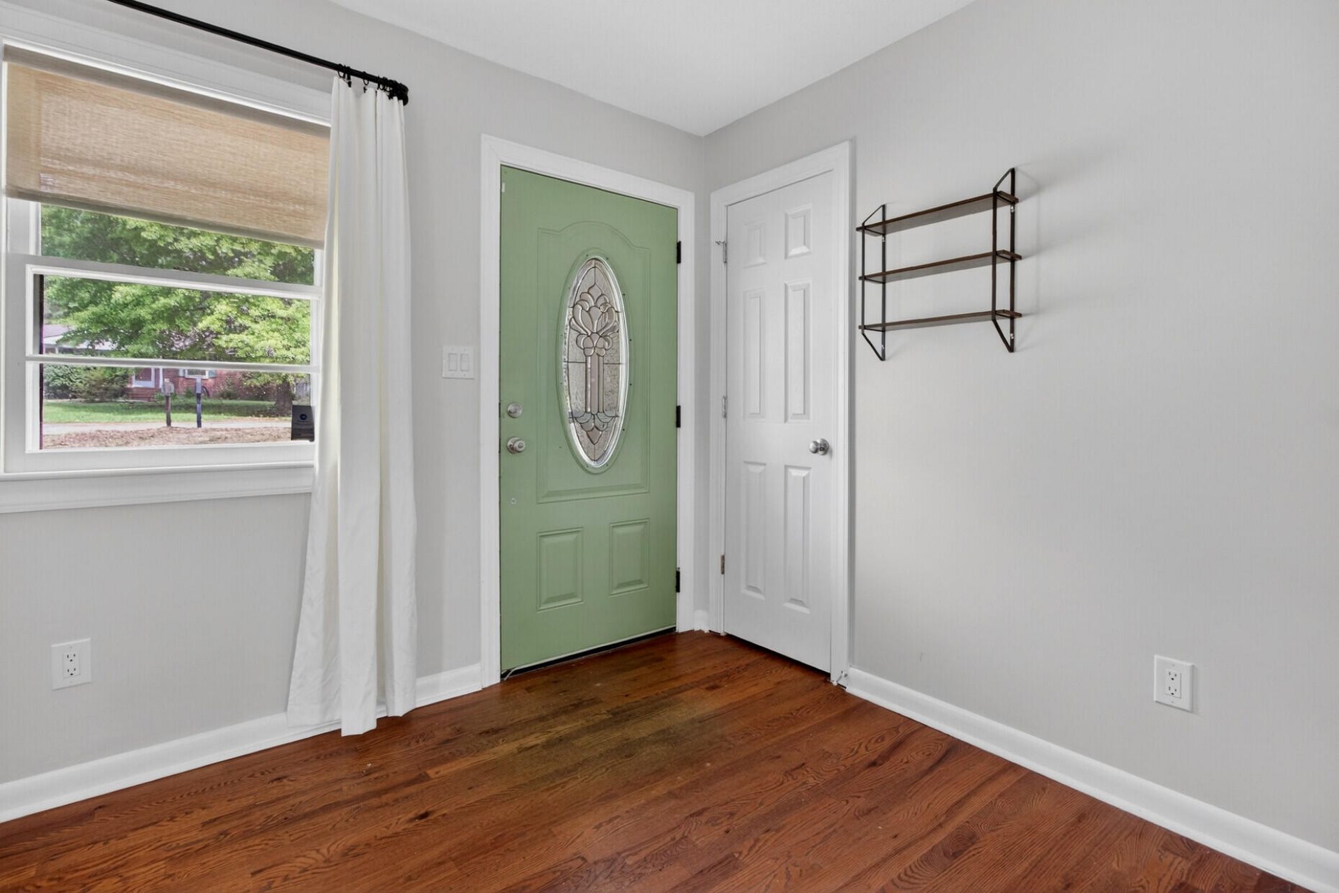 221 Forest Circle Photo 8