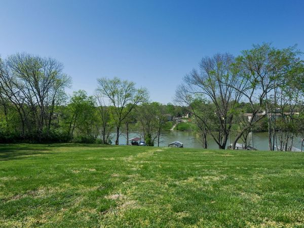 128 Lakeview Dr, Hendersonville, TN 37075