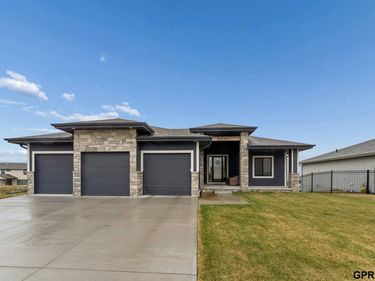 11207 N 170Th Street, Bennington, NE 68007